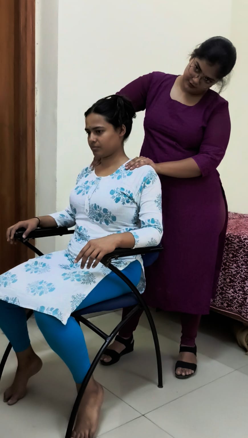 Dr. Stuti Pandey in physiotherapy consultation