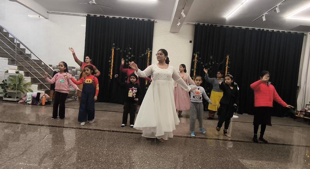 Stuti teaching Kathak